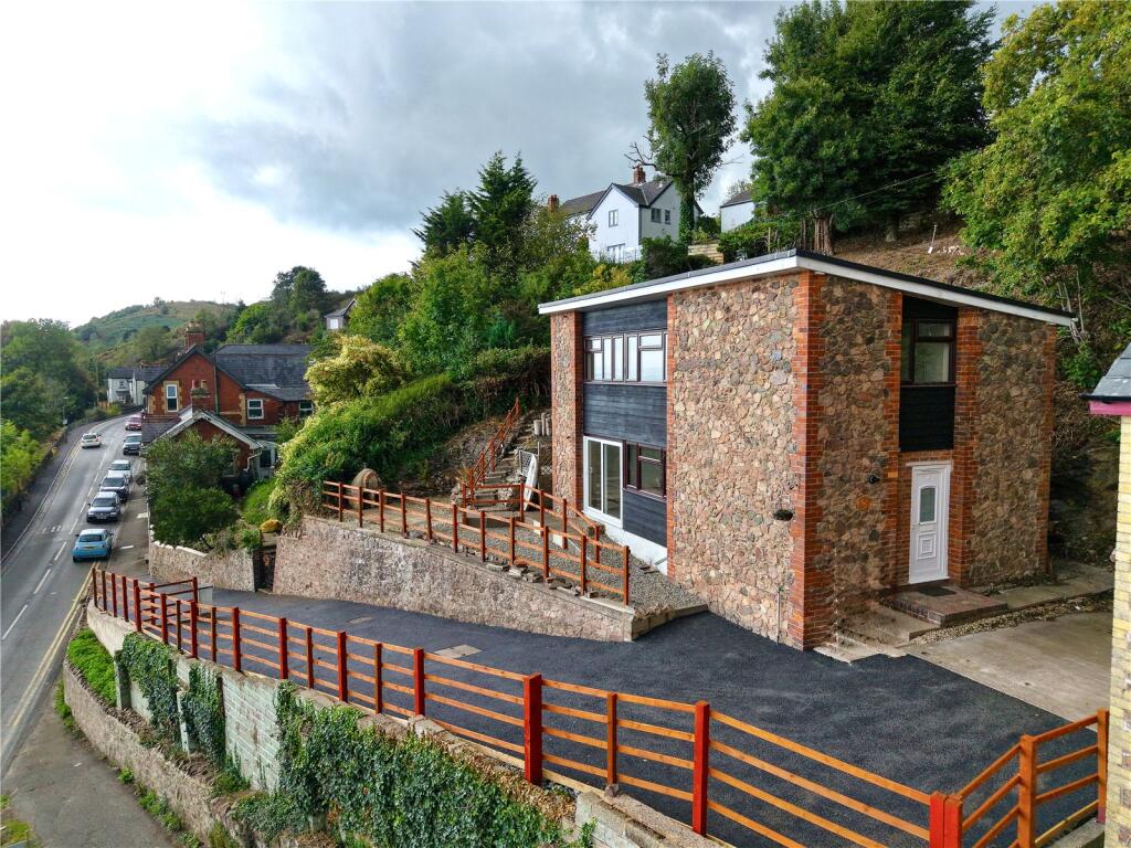 Main image of property: 48 Wyche Road, Malvern, Worcestershire, WR14