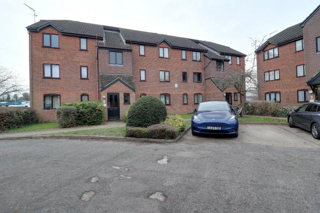 Main image of property: Haysman Close, Letchworth Garden City, Hertfordshire, SG6