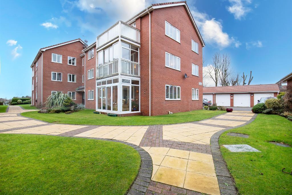 Main image of property: Beechfield Gardens, Birkdale, Southport, Merseyside, PR8 2SW