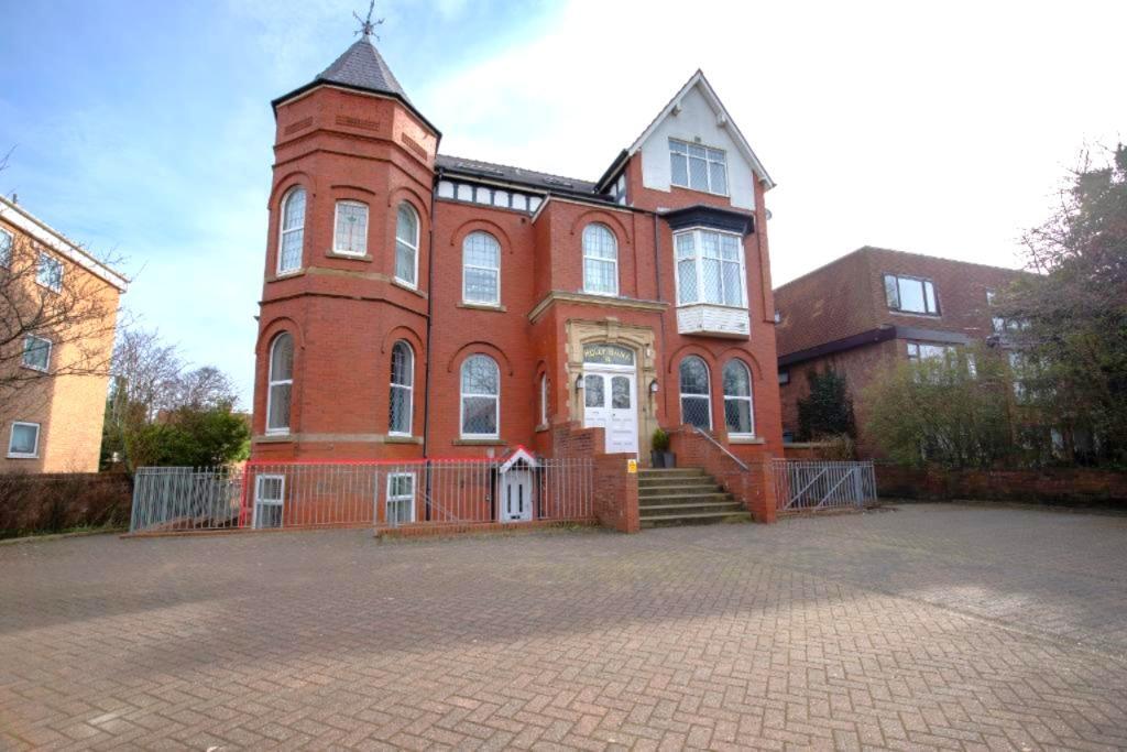 Main image of property: Cambridge Road, Southport, Merseyside, PR9 9NG
