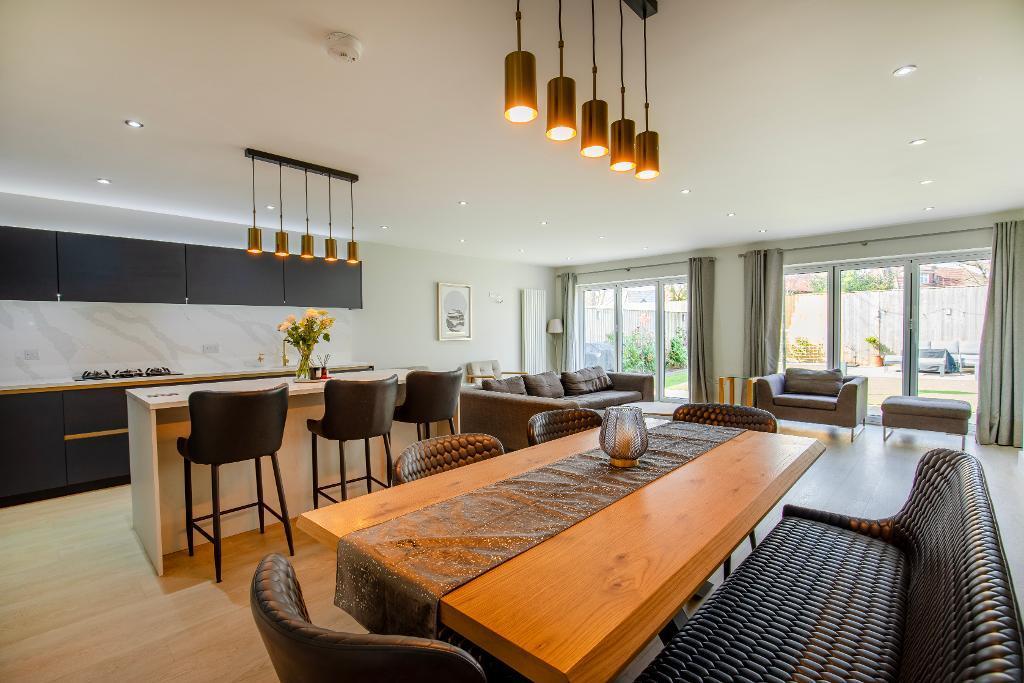 Main image of property: Rose Gardens, Birkdale, Southport, Merseyside, PR8 4AL