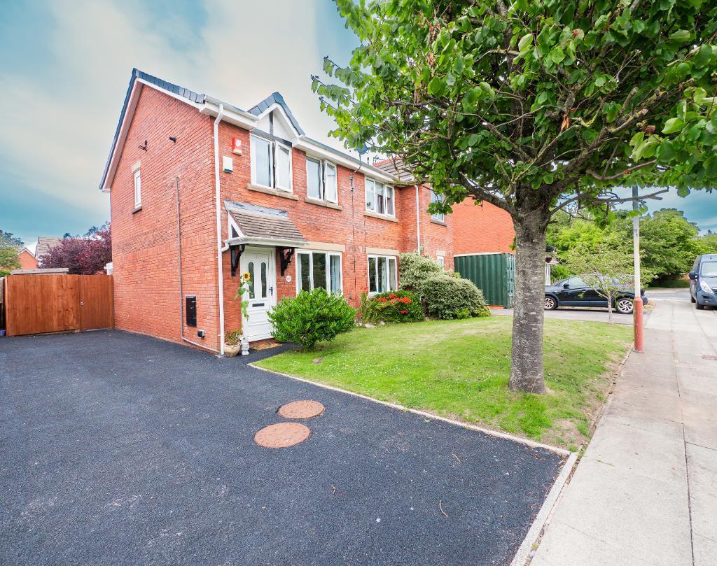 Main image of property: Rivermeade, Kew, Southport, Merseyside, PR8 6PR