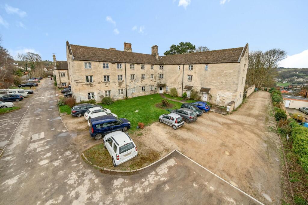 2 bedroom apartment for sale in Bisley Road, Stroud, GL5