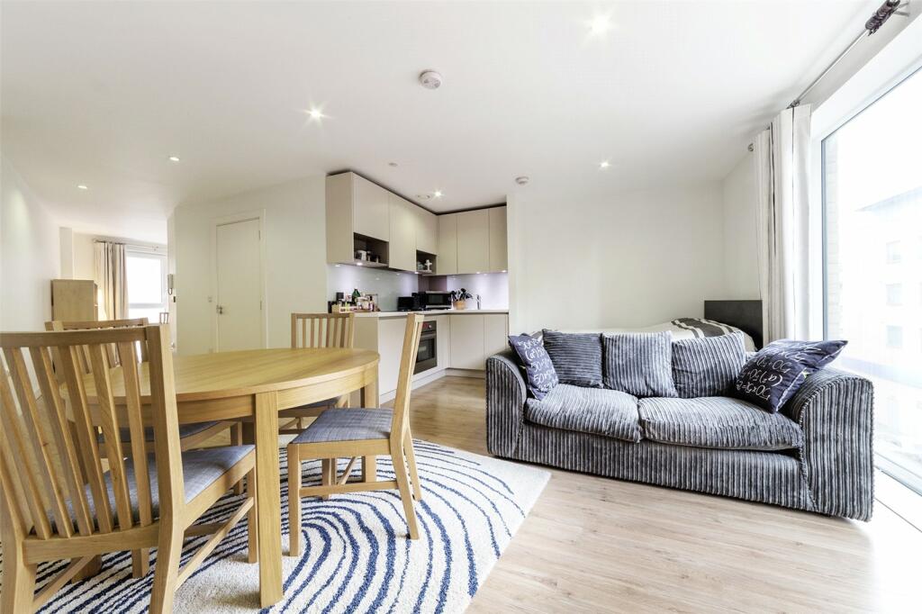 Studio apartment for sale in Brooklyn Building, 32 Blackheath Road