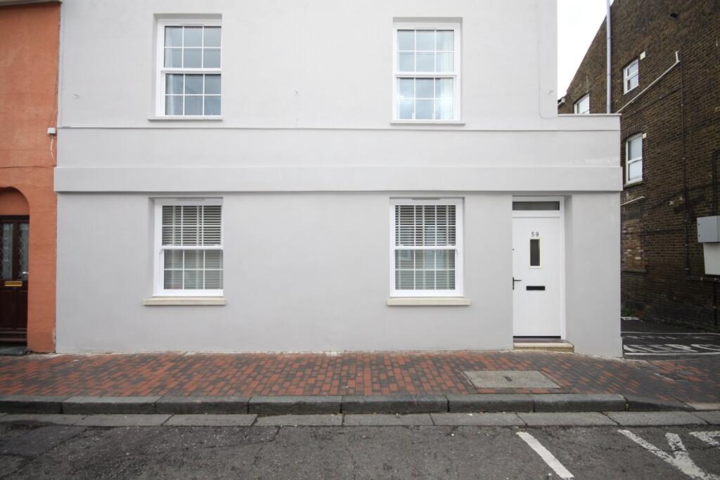 Main image of property: East Street, Sittingbourne, Kent, ME10 4BQ