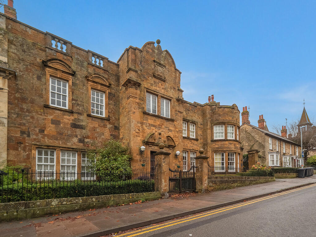 2 bedroom apartment for sale in Brackley Lodge Mews Brackley, Northamptonshire, NN13 7HP, NN13