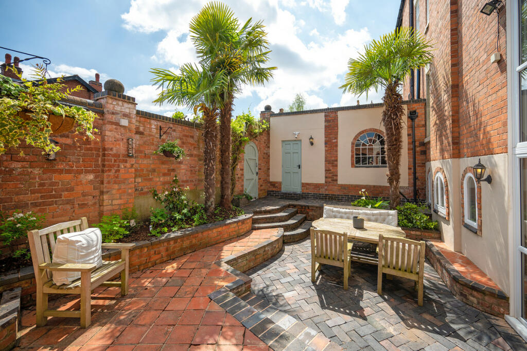 5 bedroom semidetached house for sale in Wentworth Road, Harborne