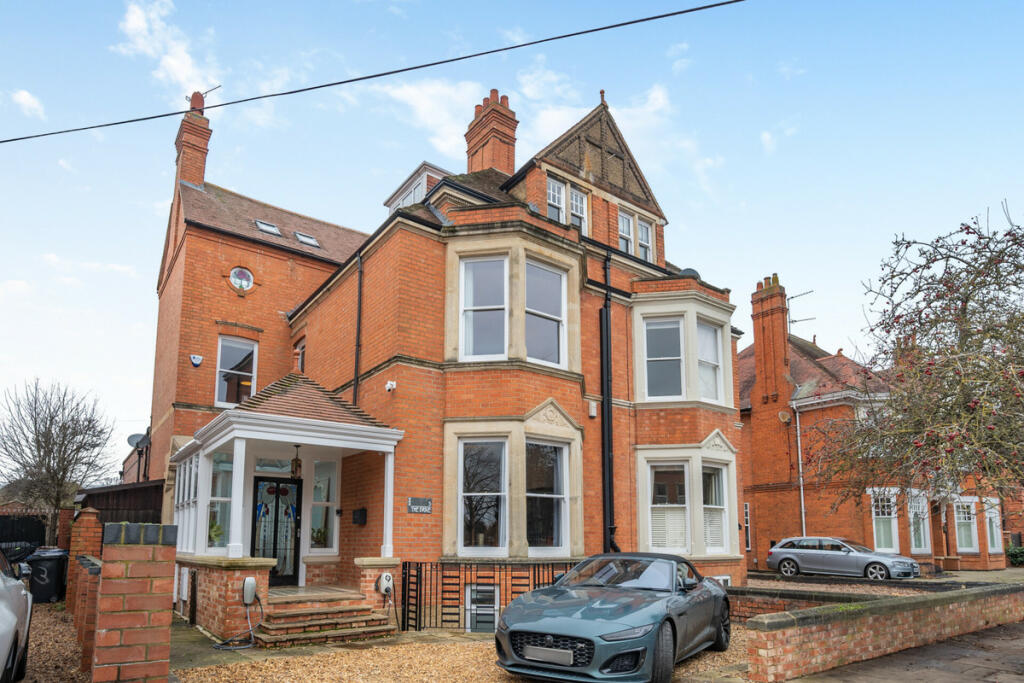 5 bedroom semi-detached house for sale in The Drive Abington Northampton, Northamptonshire, NN1 4RY, NN1