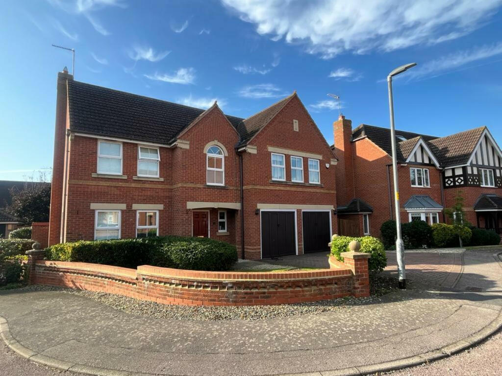 5 bedroom detached house for sale in Sorrel Close, Wootton Fields