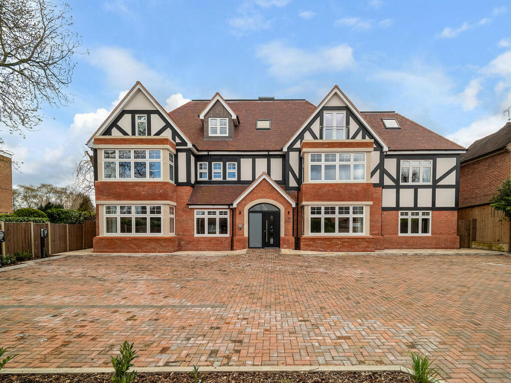 2 bedroom apartment for sale in Dovehouse Lane, Solihull, Warwickshire B91