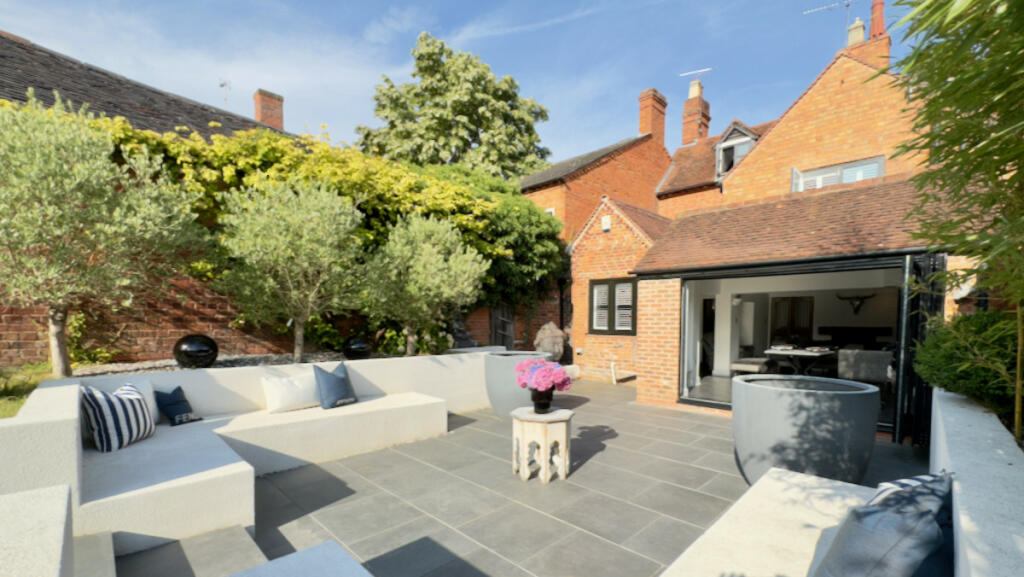 Additional property image - High Street, Henley-In-Arden, Warwickshire B95 5AG