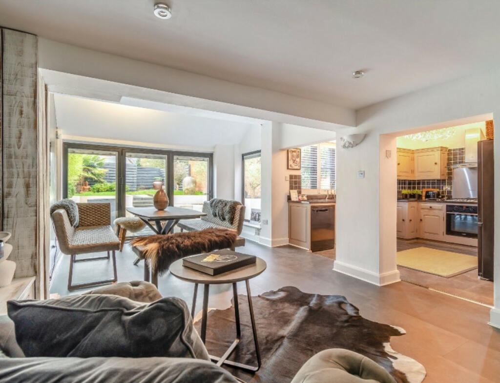 Additional property image - High Street, Henley-In-Arden, Warwickshire B95 5AG