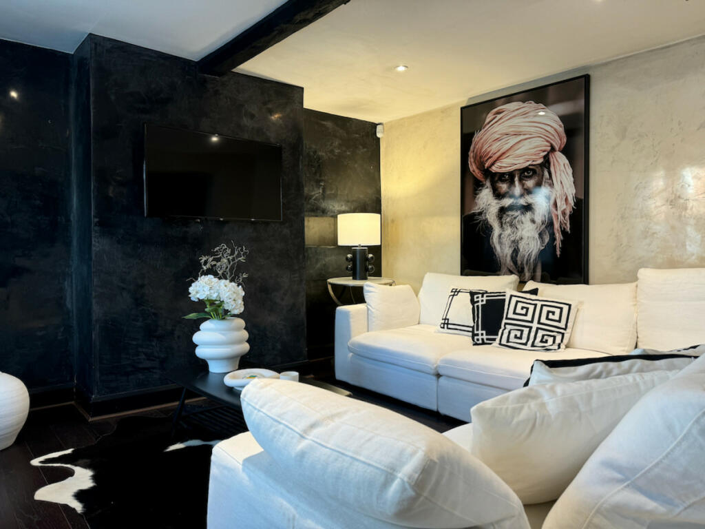 Additional property image - High Street, Henley-In-Arden, Warwickshire B95 5AG