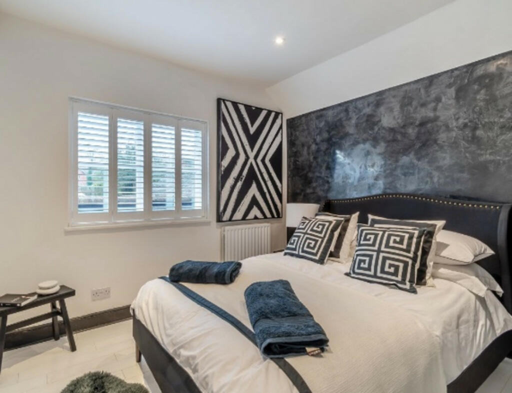 Additional property image - High Street, Henley-In-Arden, Warwickshire B95 5AG