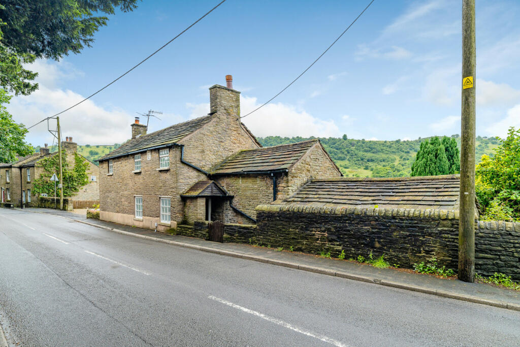 2 bedroom cottage for sale in Hawkins Lane, Macclesfield Rainow