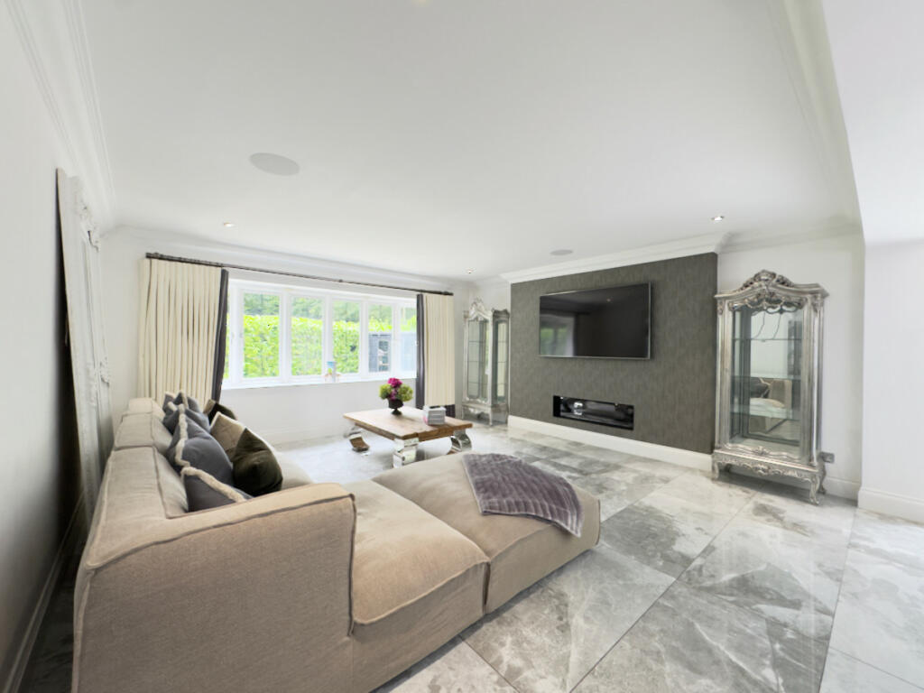 Additional property image - Claverdon Drive, Sutton Coldfield, West Midlands B74 3AH