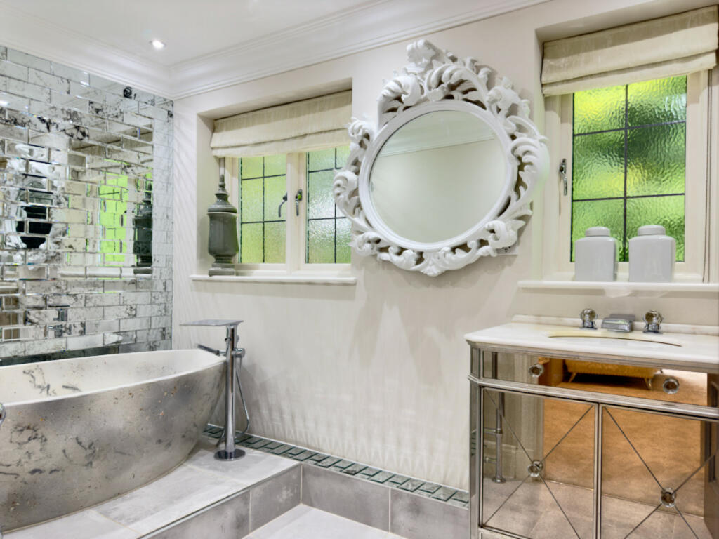 Additional property image - Claverdon Drive, Sutton Coldfield, West Midlands B74 3AH
