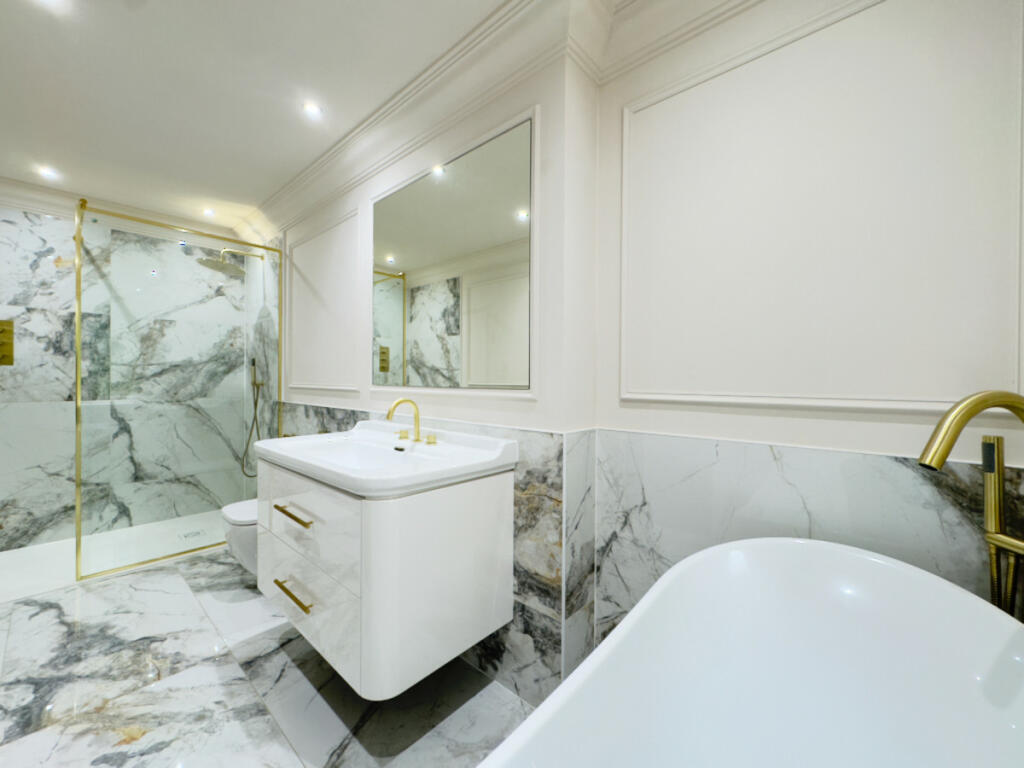 Additional property image - Claverdon Drive, Sutton Coldfield, West Midlands B74 3AH