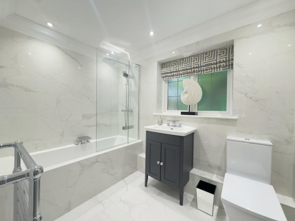 Additional property image - Claverdon Drive, Sutton Coldfield, West Midlands B74 3AH