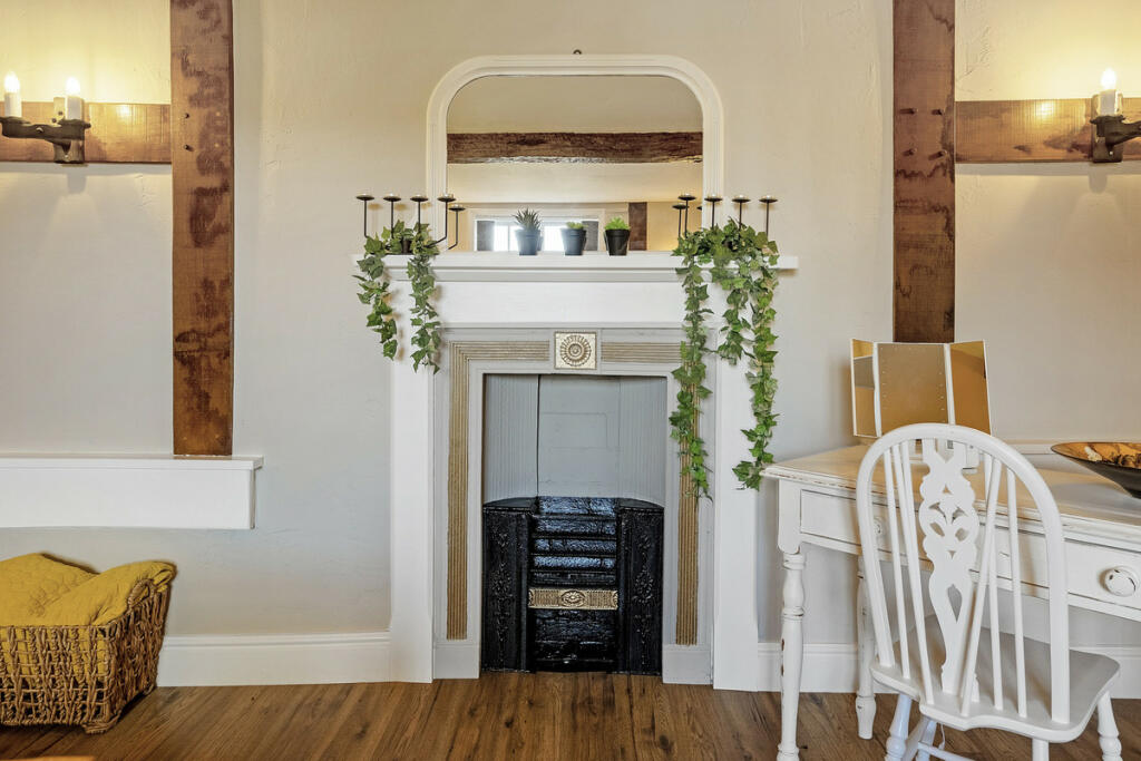 Additional property image - Main Road Newton Regis, Warwickshire, B79 0NA
