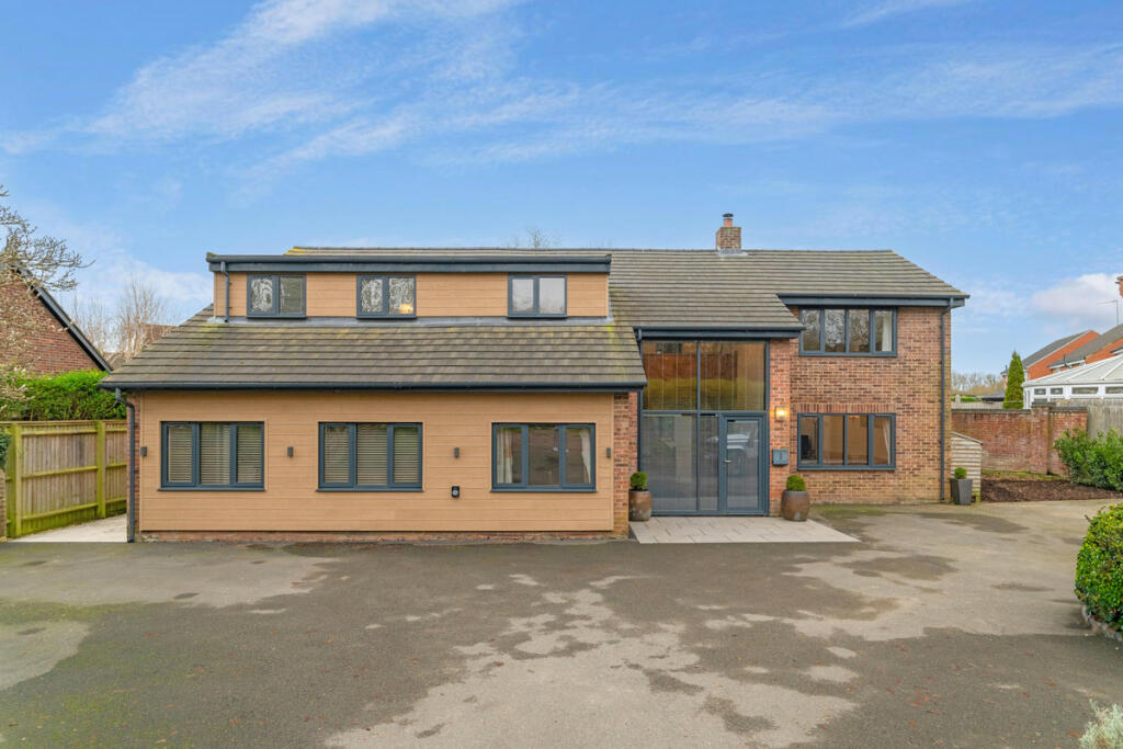 Main image of property: Hinton Road Brackley, West Northamptonshire, NN13 7EQ