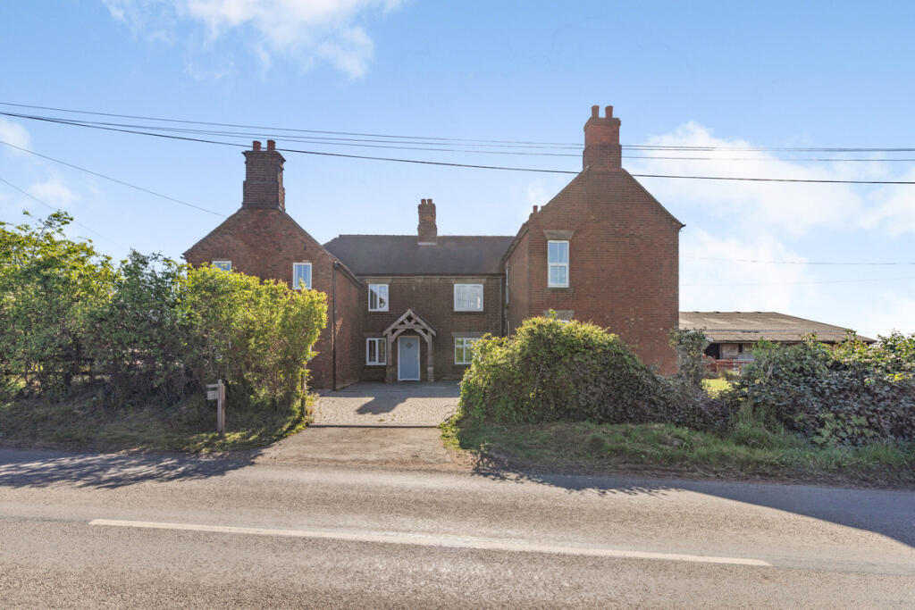Main image of property: Uttoxeter Road, Rugeley, Blithbury WS15 3HY
