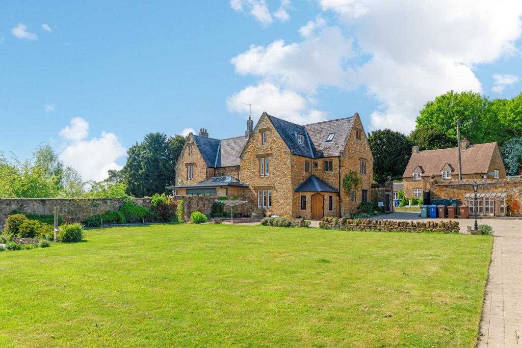 Main image of property: Main Street Mollington Banbury, Oxfordshire, OX17 1BB