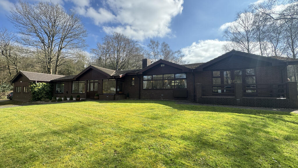 Main image of property: Billy Lane, Barnt Green, Worcestershire B45 8BY