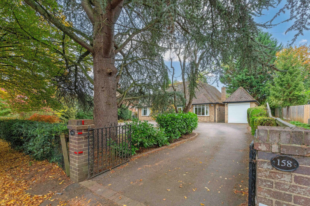 Main image of property: Oxford Road Banbury, Oxfordshire, OX16 9BA