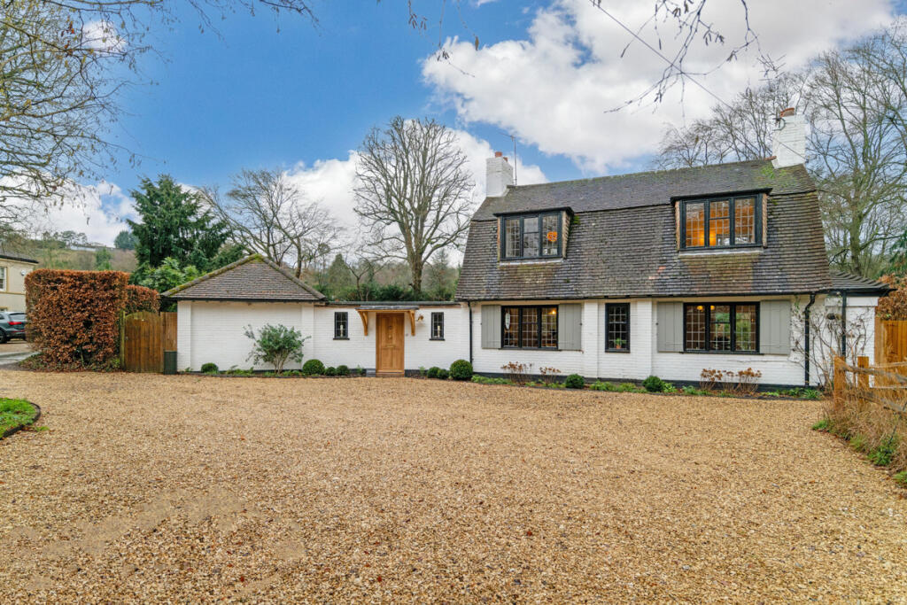 Main image of property: Fairmile Henley-on-Thames, Oxfordshire, RG9 2JX