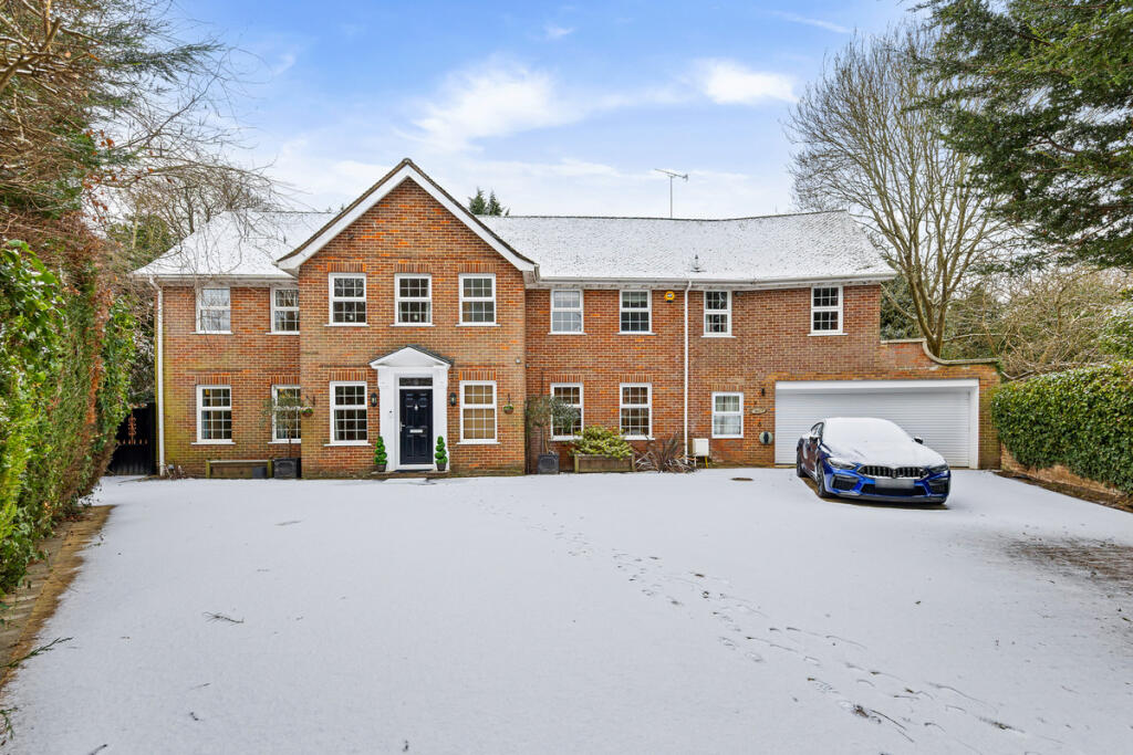 Main image of property: Autumn Walk Maidenhead, Berkshire, SL6 4ND