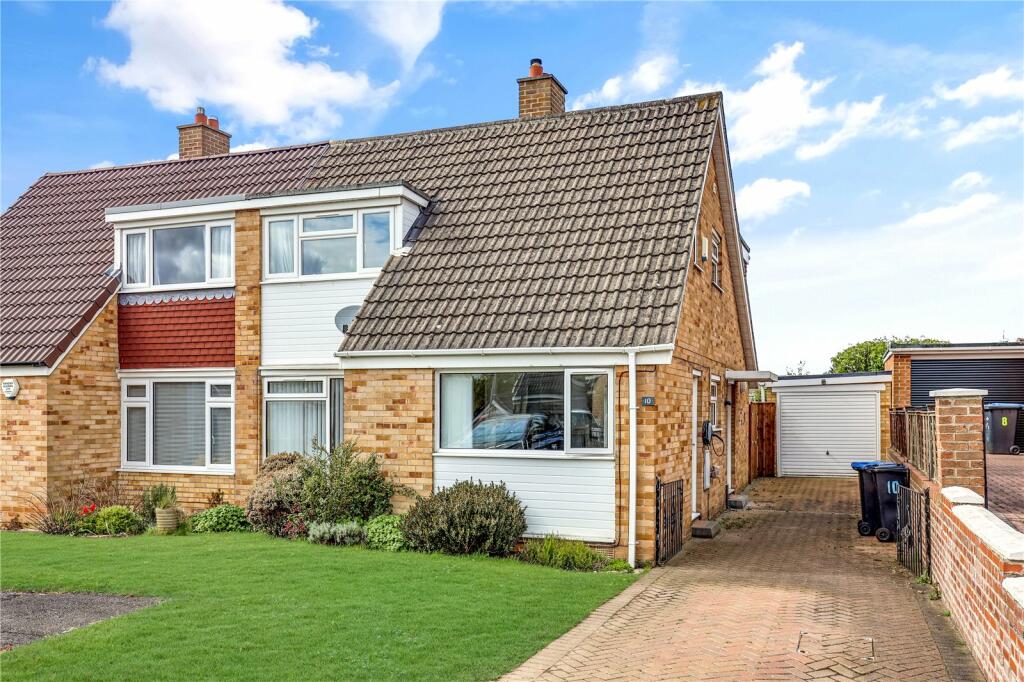 4 bedroom semidetached house for sale in Montrose Close, Marton, TS7