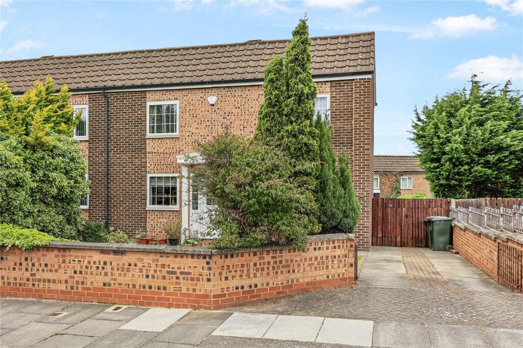 2 bedroom end of terrace house