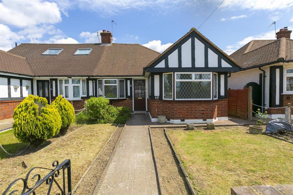 3 bedroom bungalow for rent in The Ridge, Twickenham, TW2