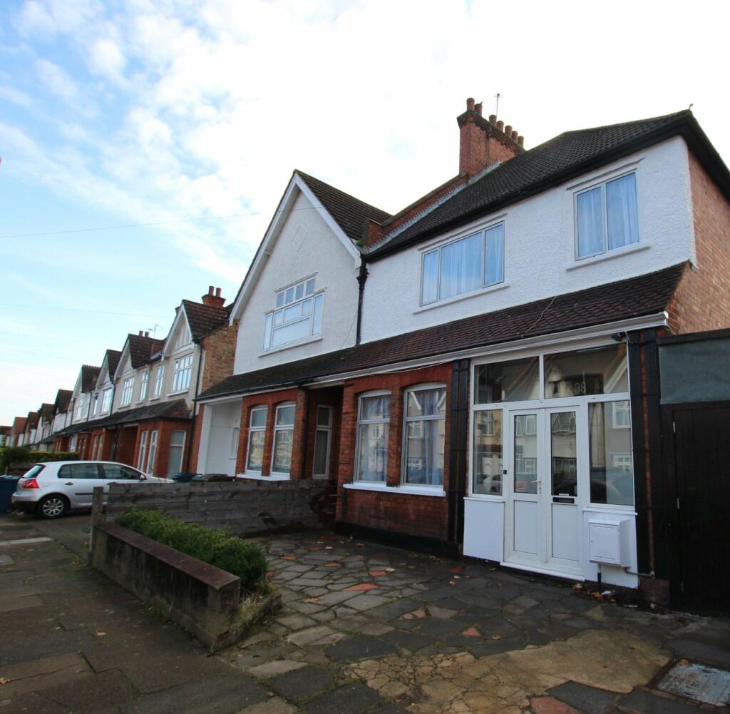 3 bedroom semidetached house for rent in Warrington Road, Harrow
