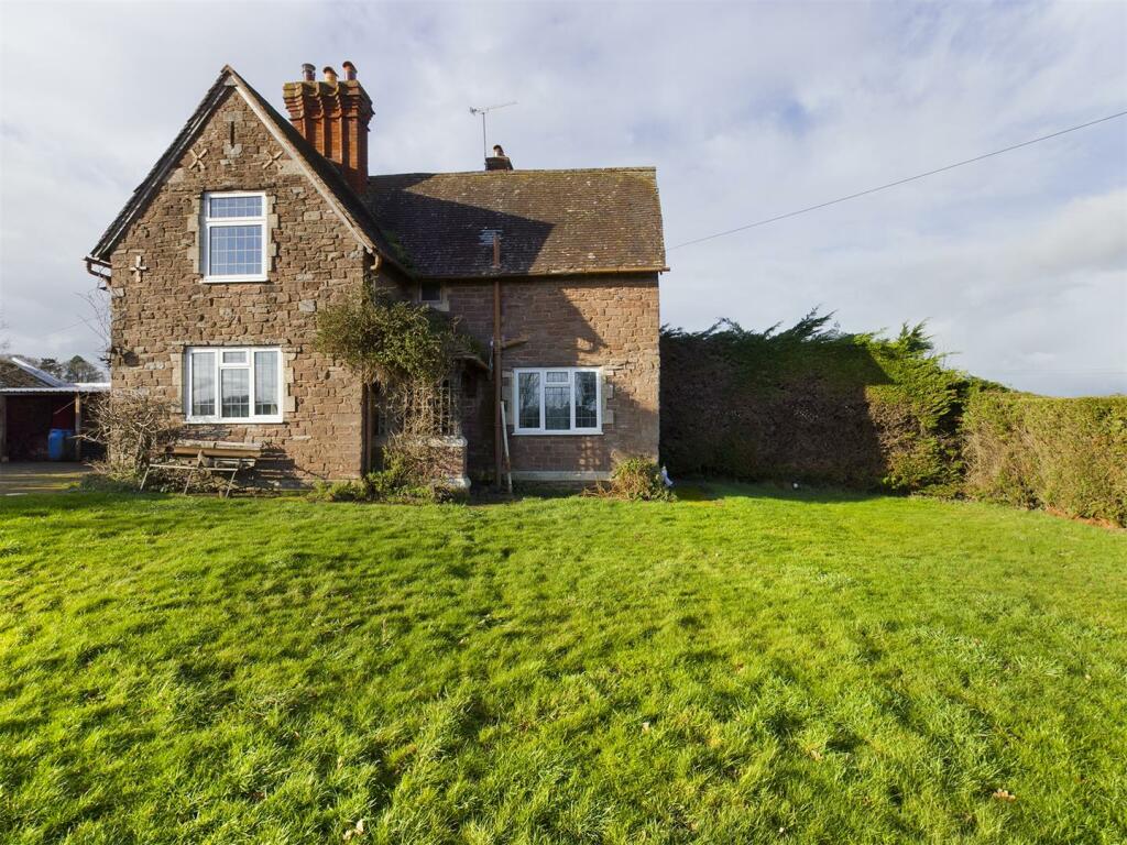 3 bedroom end of terrace house for sale in Stoke Bliss, Tenbury Wells, WR15