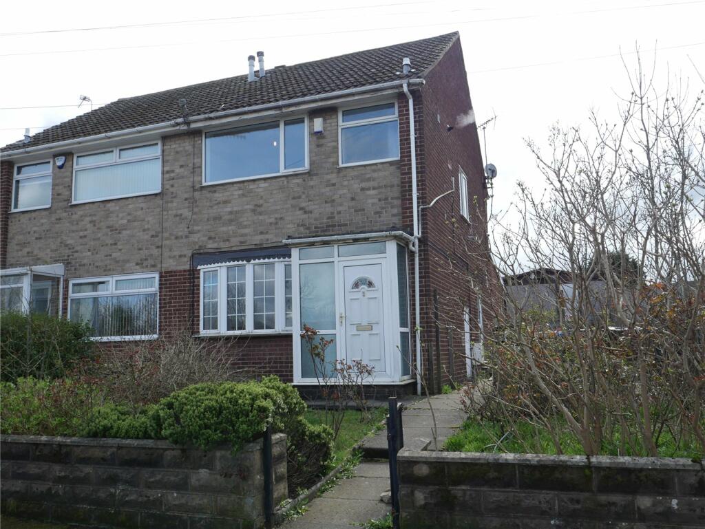 3 bedroom semi-detached house for rent in Fenby Avenue, Bradford, BD4