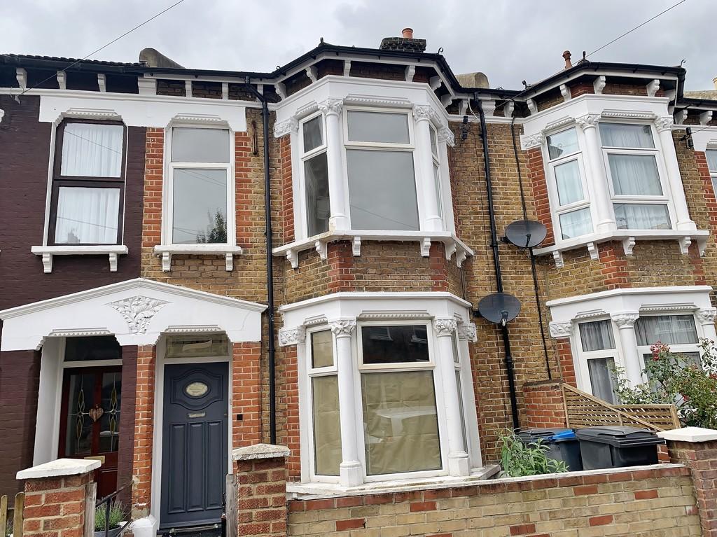 3 bedroom terraced house for rent in Crowther Road, South Norwood, SE25