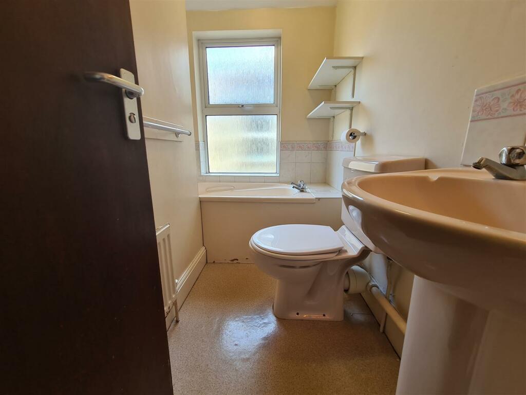 Additional property image - 172 Victoria Road, Cambridge, CB4 3DZ