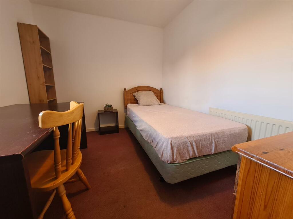 Additional property image - 172 Victoria Road, Cambridge, CB4 3DZ