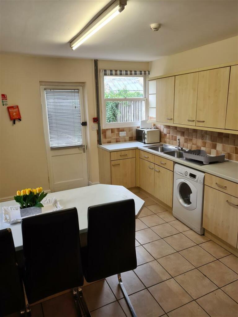 Additional property image - 136 Tenison Road, Cambridge, CB1 2DP