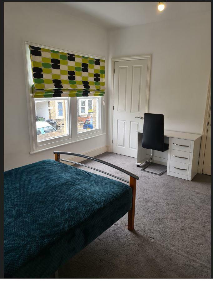 Additional property image - 31 Priory Road, Cambridge, CB5 8HT