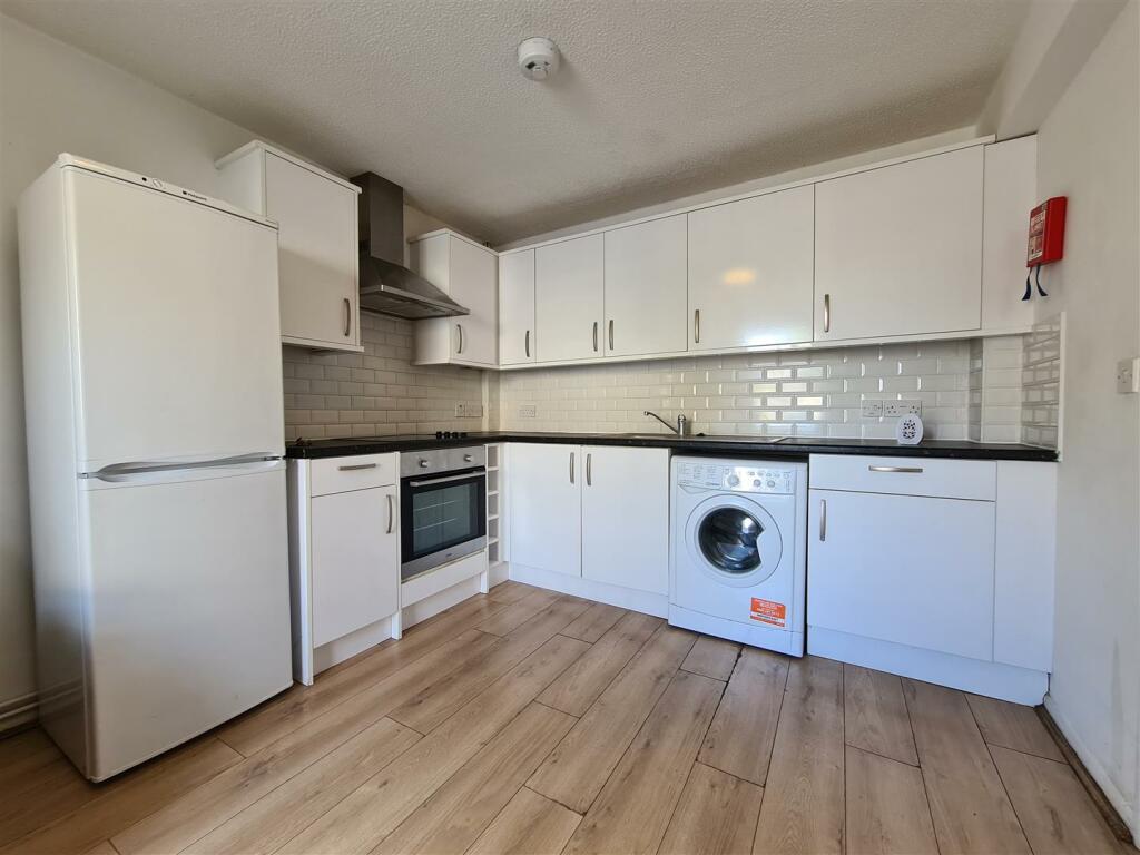Additional property image - 30 Newmarket Road, Cambridge, CB5 8DT