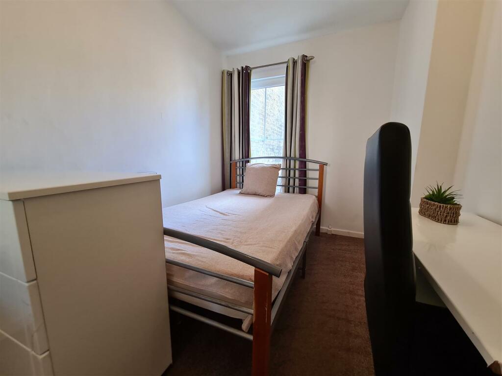 Additional property image - 30 Newmarket Road, Cambridge, CB5 8DT