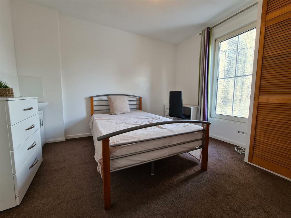 Additional property image - 30 Newmarket Road, Cambridge, CB5 8DT