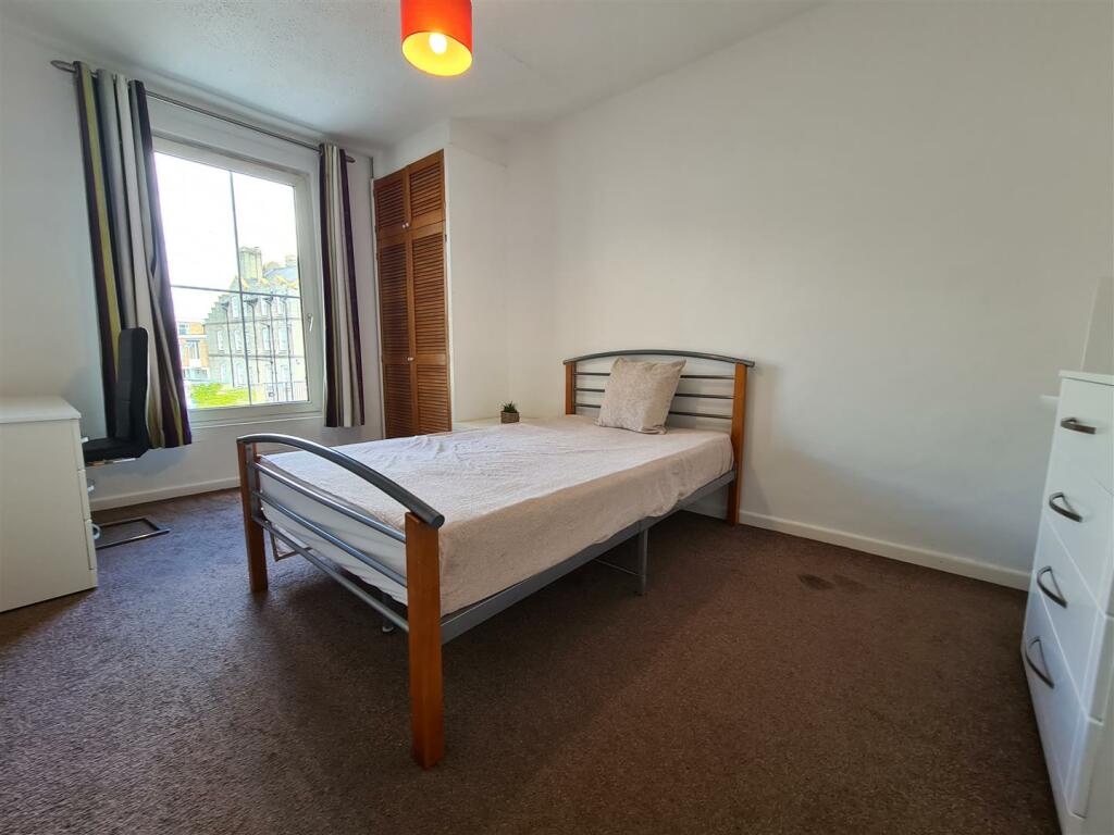 Additional property image - 30 Newmarket Road, Cambridge, CB5 8DT