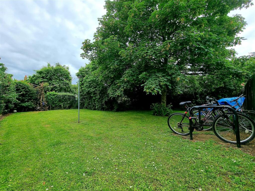 Additional property image - 404a Milton Road, Cambridge, CB4 1SU