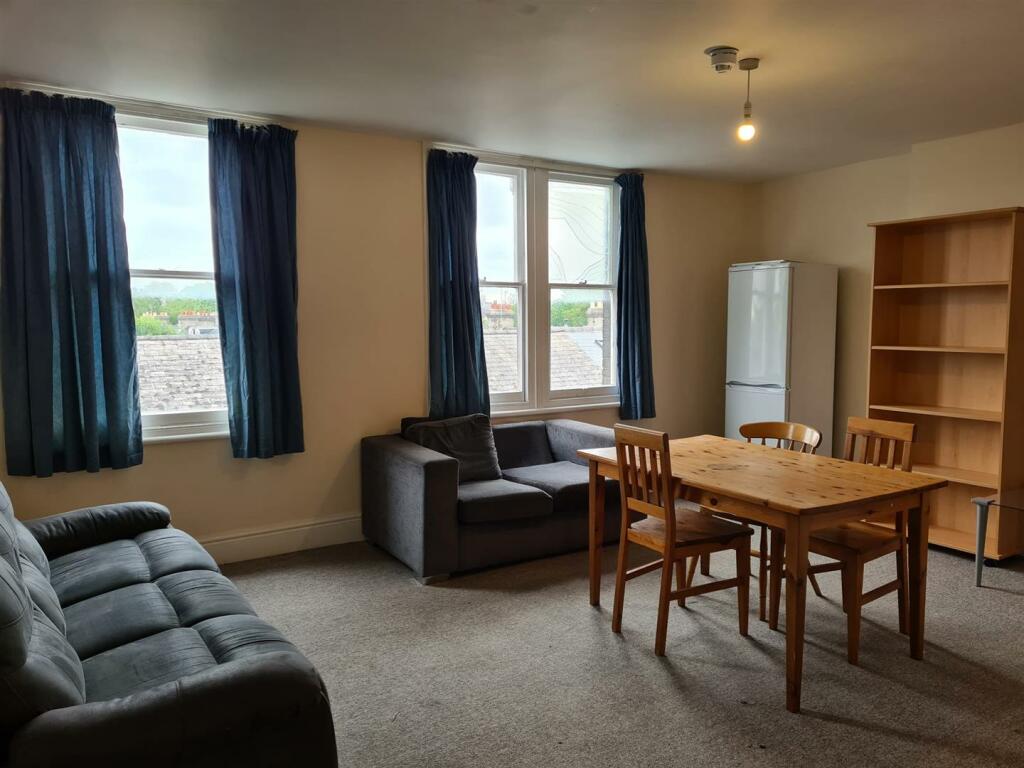 Additional property image - 58b Mill Road, Cambridge, CB1 2AS