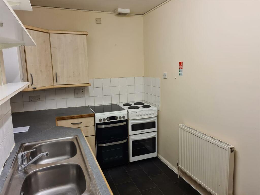 Additional property image - 58b Mill Road, Cambridge, CB1 2AS