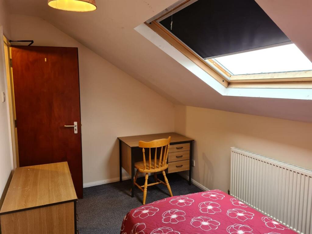 Additional property image - 58b Mill Road, Cambridge, CB1 2AS